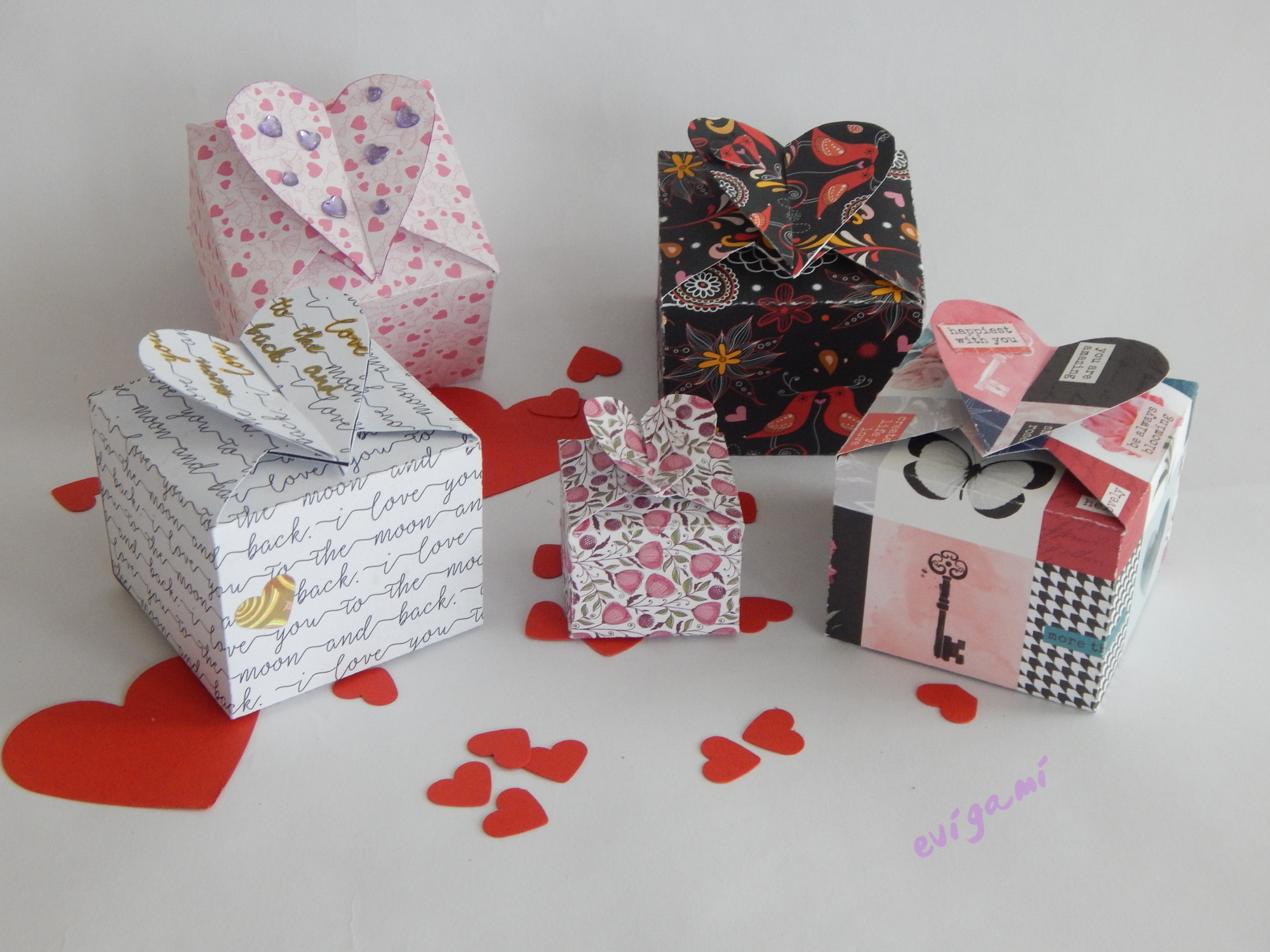 schachtel mit herzverschluss-uebersicht-kl.jpg